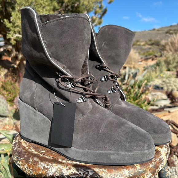 NWT Aquatalia Idana Shearling Wedge Booties